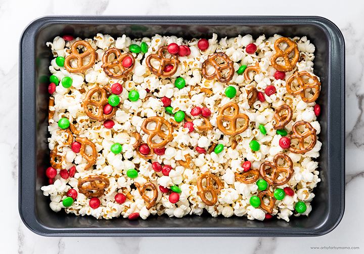 Easy Christmas Popcorn