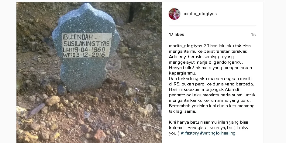 mengunjungi makam ibu