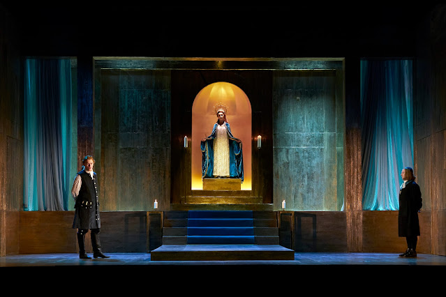 Handel: Giulio Cesare - Francis Gush (Cesare);  Susanna Hurrell (Cleopatra); Kieron-Connor Valentine (Nireno) - English Touring Opera (Photo: Richard Hubert Smith)