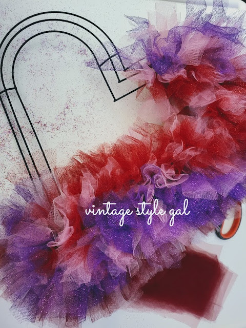 How to make a tulle wreath