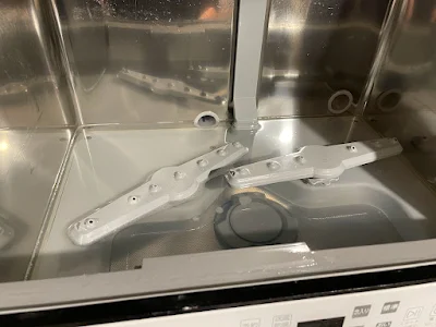 排水できなくなった食洗機の写真