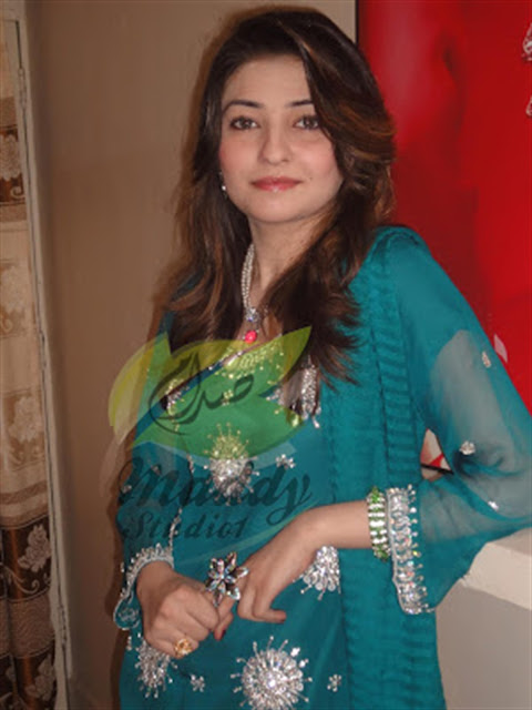 Pashto Singer Gul Panra New Wallpapers