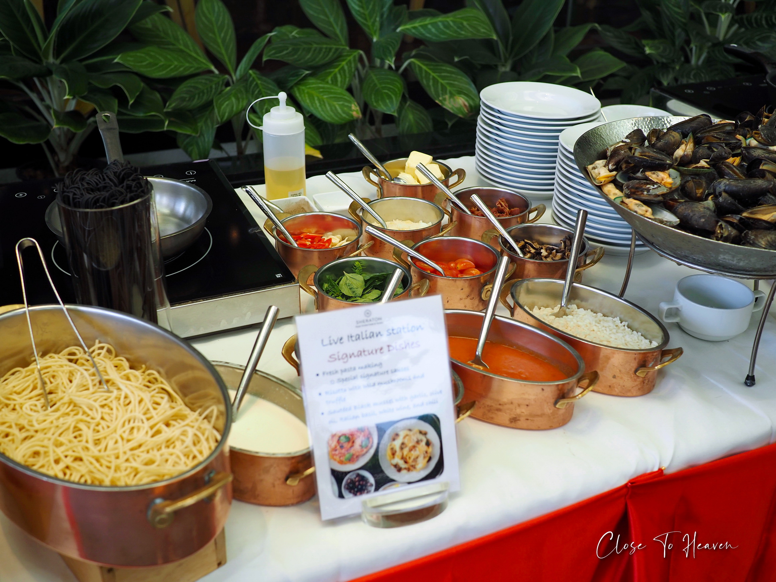 Sunday Brunch Buffet | Royal Orchid Sheraton