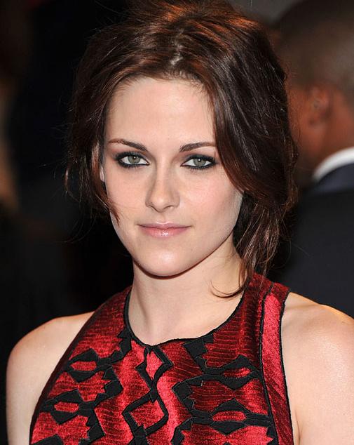 kristen stewart eye makeup. Kristen Stewart rocked bold