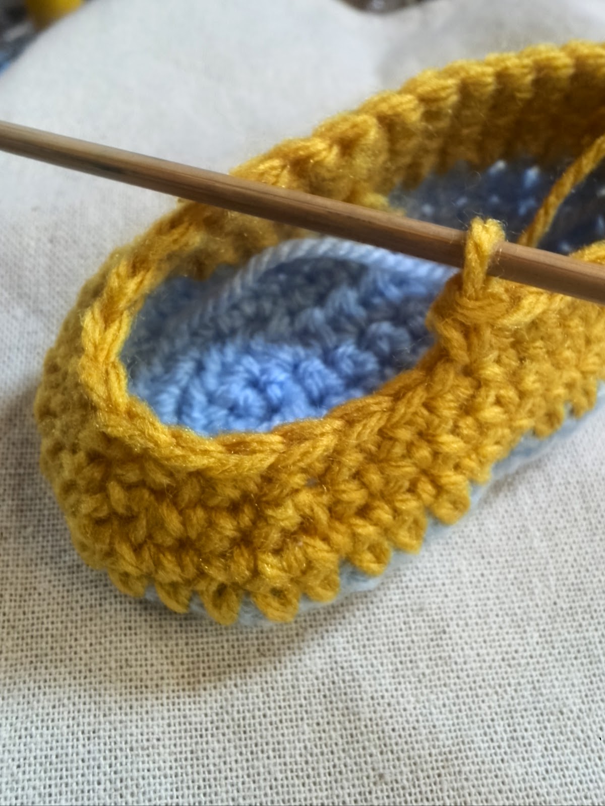 かぎ針編みのベビーブーツの編み方 Crochet And Me かぎ針編みの編み図と編み方