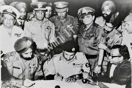 ১৬ ডিসেম্বর ১৯৭১ এর স্মৃতিময় ছবি