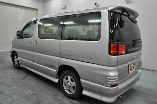 2000 Nissan Elgrand Highway star for UK to New Castle