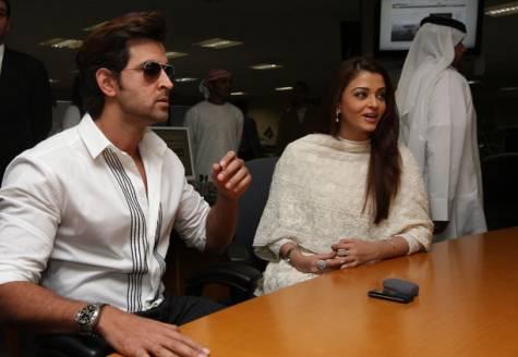 Aishwarya Rai Bachchan amp Hrithik Roshan at Gulf News Office in Dubia to Promote Guzaarish  Photos function pics