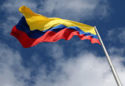 banderacolombiaizada. Con motivo de la Celebracion Nacional de . (bandera)