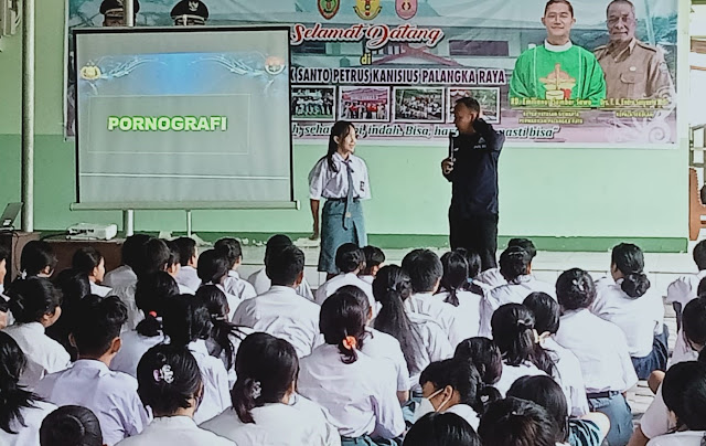 Humas Polda Kalteng Edukasi Pelajar Bijak Bermedsos, Stop Bullying, dan Stop VCS