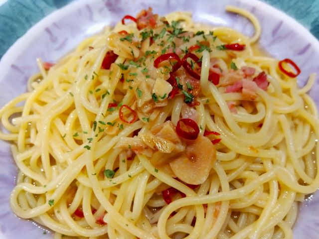 鎌倉パスタ イオンタウンユーカリが丘店　ローストしたベーコンのペペロンチーノ