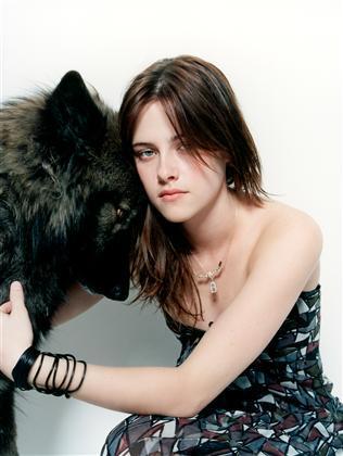 The one of the famous celebrities Kristen Jaymes Stewart is an American