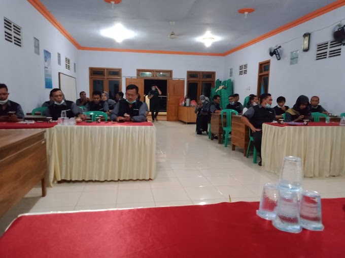 Polsek Bungkal Polres Ponorogo: Tiga Pilar bersama Satgas Covid 19 dan Tokoh Masyarakat Desa Bungkal Musyawarah Untuk Mencegah Virus Covid - 19