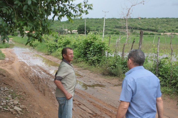 SALITRE : Prefeito Dodó de Neoclides vistoria estradas vicinais que liga a sede a zona rural