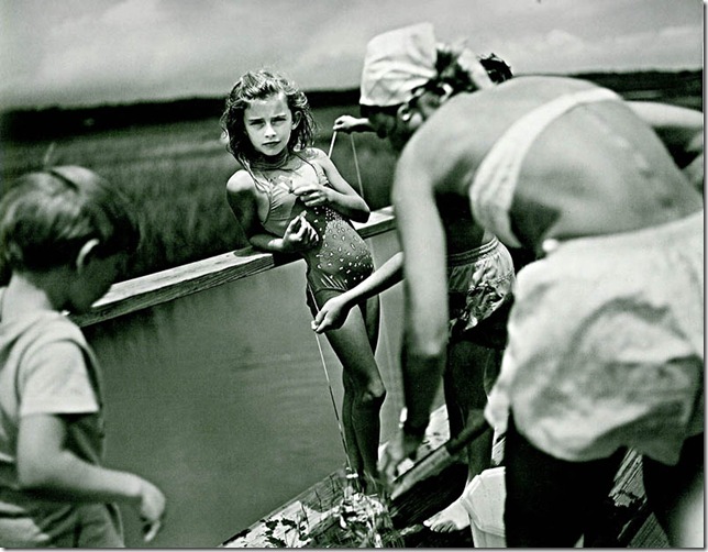 sally mann -crabbing