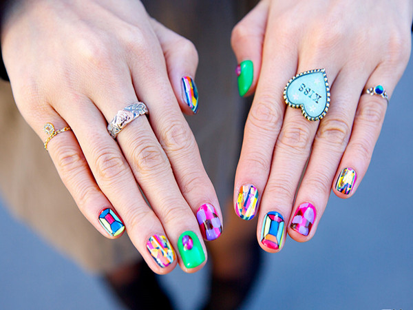 Nail Art Trends: How to Shape & Color Nails?