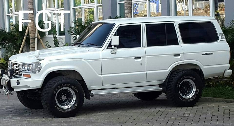 BUKALAPAK MOBIL BEKAS  MURAH Landcruiser fj60 th81 white 