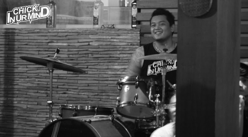 Drumer Chick In Ur Mind.