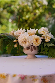 aranjament trandafiri albi spice de grau 
