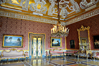 Pallazo Reale interior em Nápoles Itália