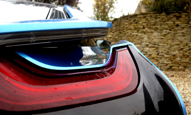 BMW i8 rear buttress