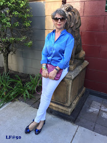 WHITE JEANS AND A BLUE SILK SHIRT FOR A LUNCH DATE