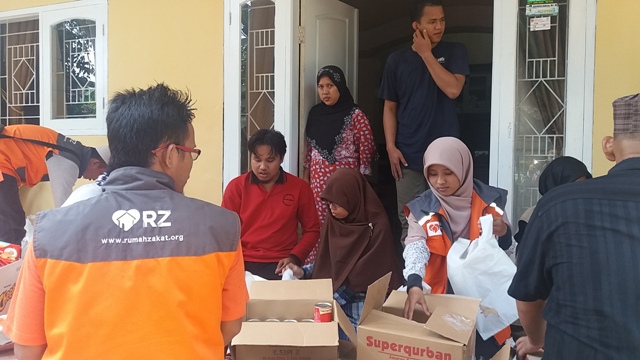 Reportase Aksi RZ Cilegon di Lokasi Bencana Banjir Carita