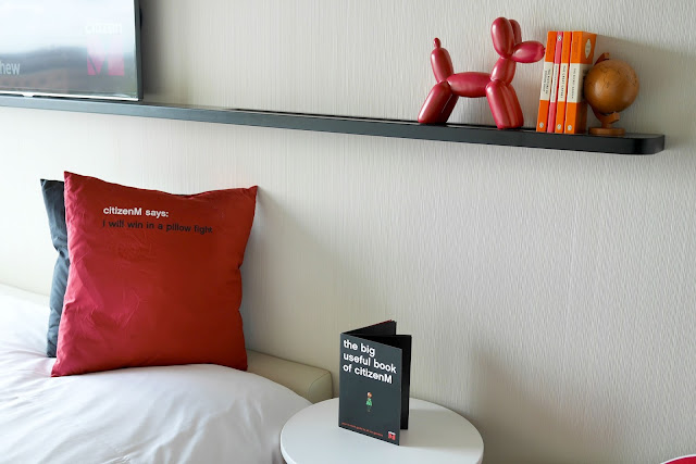 citizenm tower hill london hotel review modern rooms