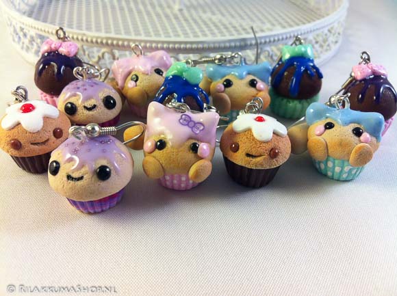 Kawaii cute Kitty Cupcake earrings