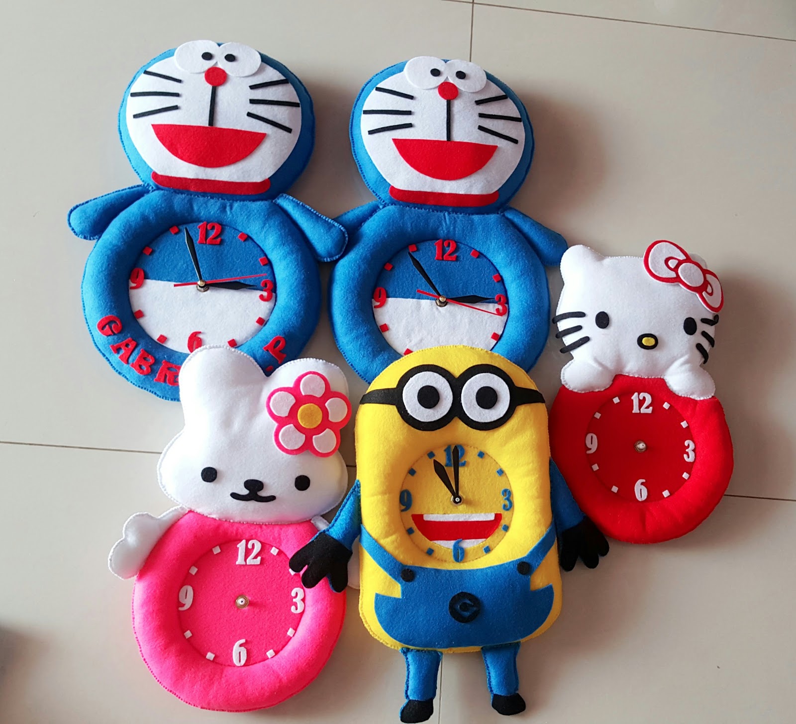 Jam Dinding Karakter Jam Dinding Boneka Karakter Jam Karakter Kartun