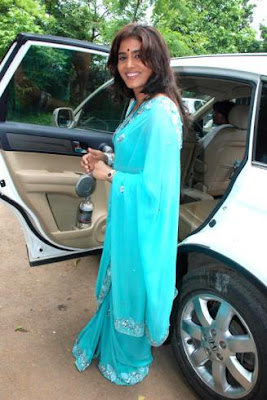 bollywood actress, Sonali Kulkarni, Saree Photos