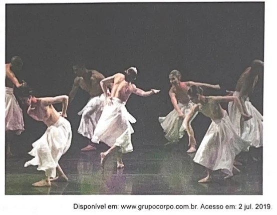 No diálogo que estabelece com religiões afro-brasileiras, sintetizado na descrição e na imagem do espetáculo, a dança exprime uma