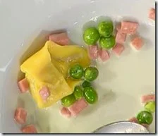 Tortellini panna prosciutto e piselli