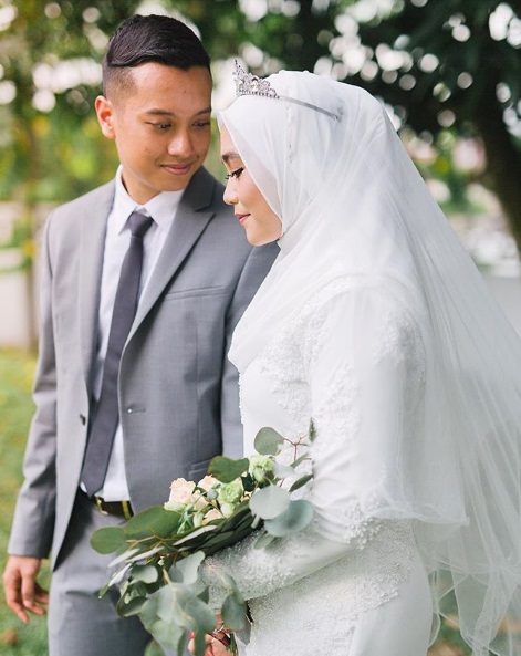 Gaun Putih Pengantin Malaysia