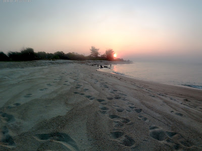 Pesona pantai merapin desa lubuk besar