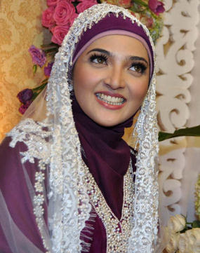 Gambar Model Trend Baju Muslim Wanita Lebaran 2012