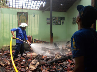 Rumah Kepala Desa Ronowijayan Terbakar