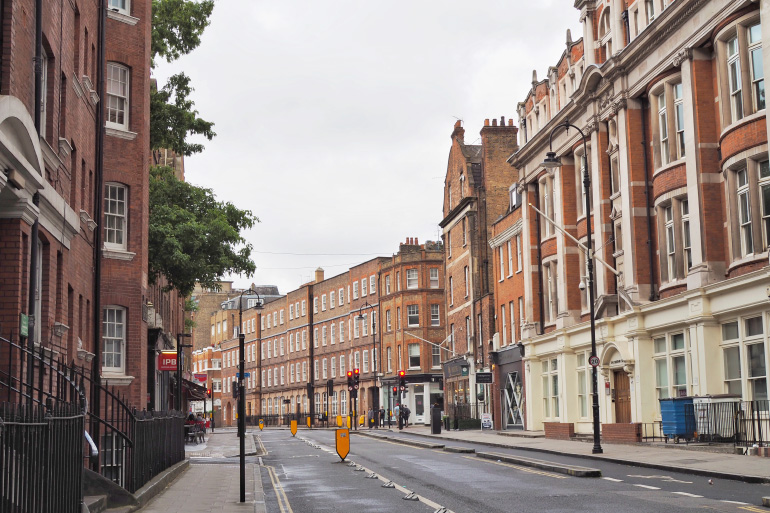 Les jolies façades en briques de la ville de Londres