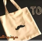 http://fieltropiezosdiy.blogspot.com.es/2013/06/hazte-un-tote-bag-y-presume-de-artista.html