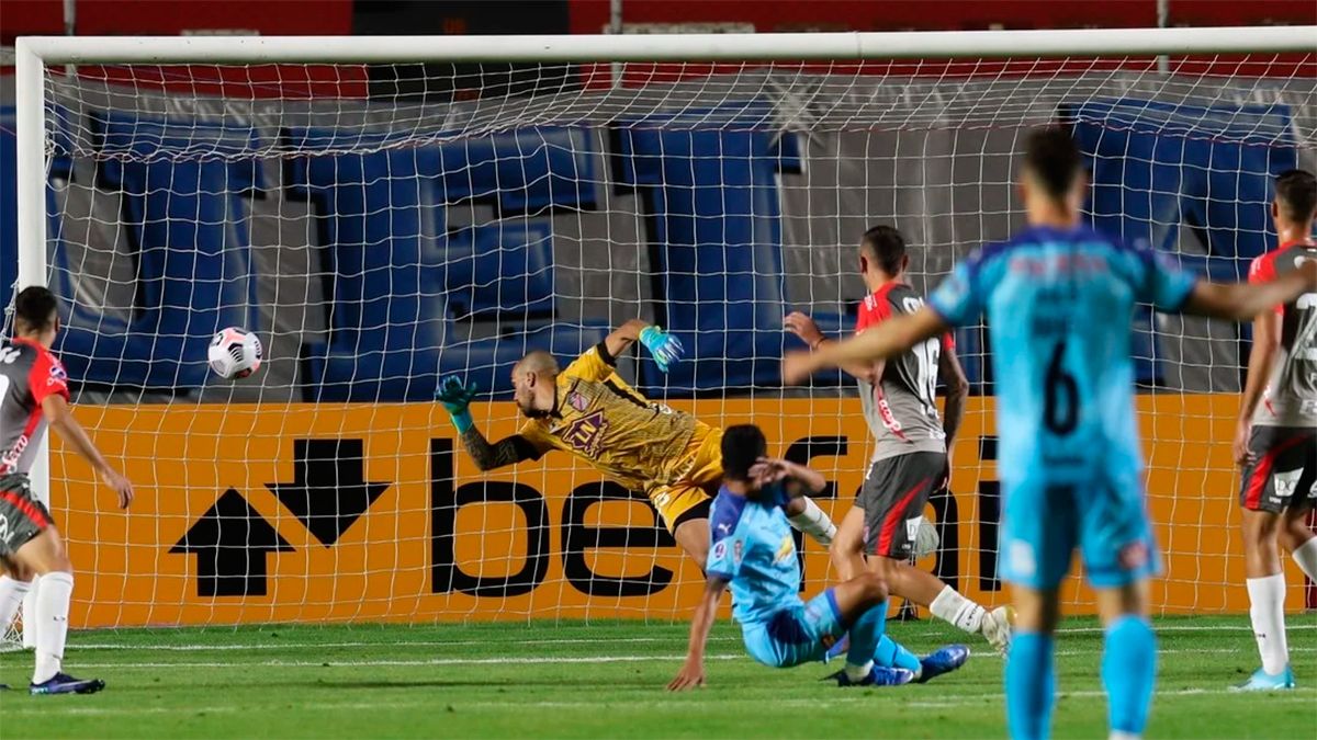 Arsenal cayó dignamente en la altura de La Paz ante Bolívar en su debut en Sudamericana