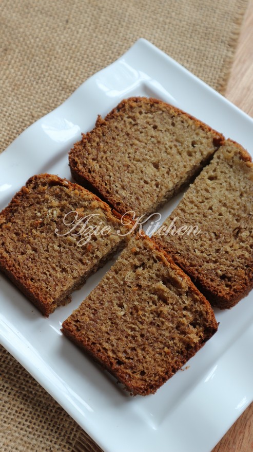 Kek Pisang Moist dan Sedap - Azie Kitchen