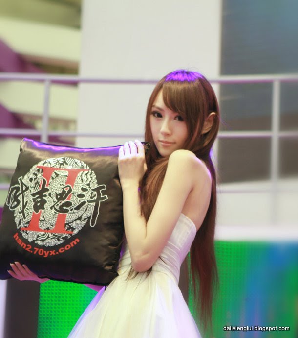 Zhu Hong (朱弘) Zhu Hong (朱弘)