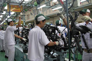 Operator Produksi PT Astra Honda Motor