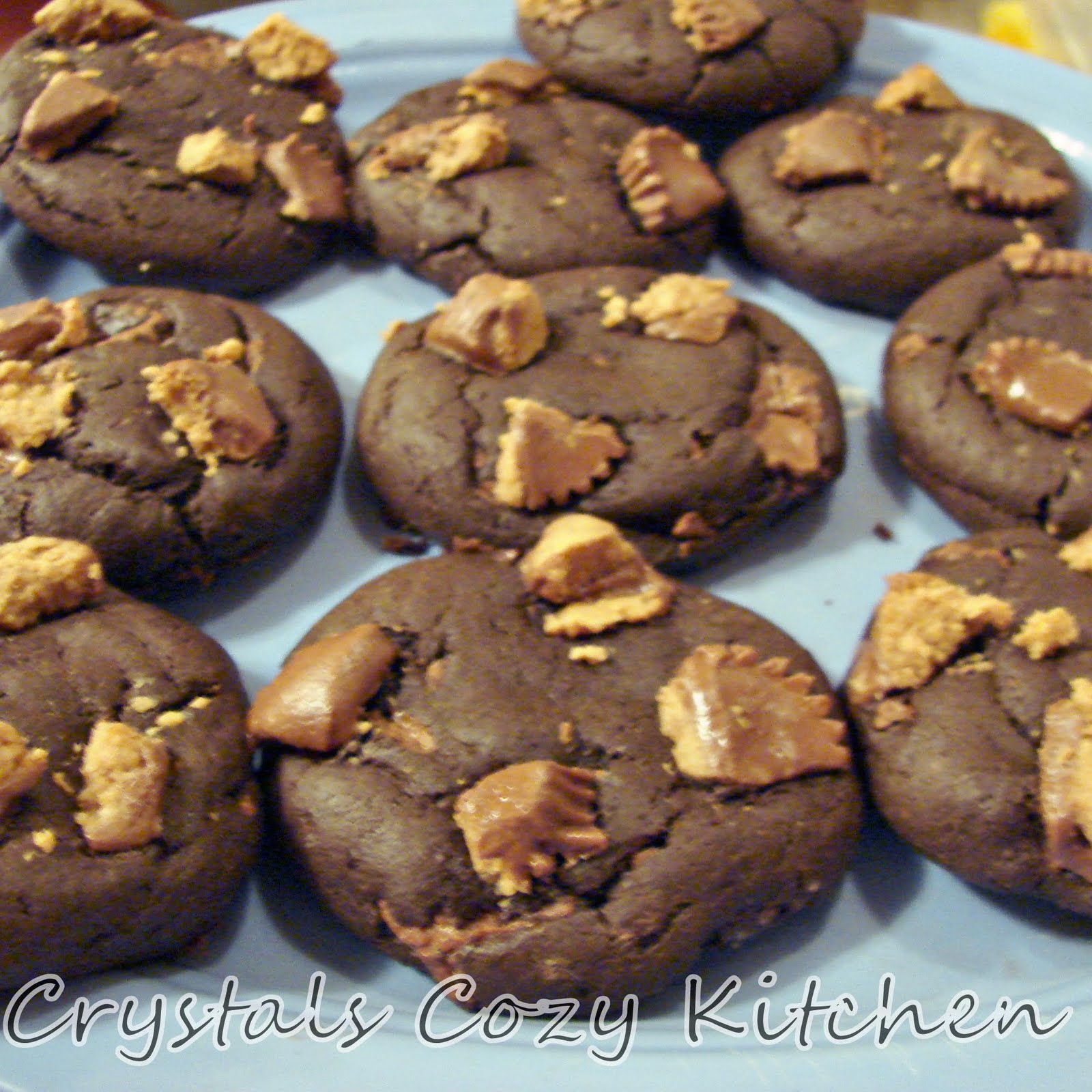 Crystals Cozy Kitchen: Peanut Butter Cup Cookies