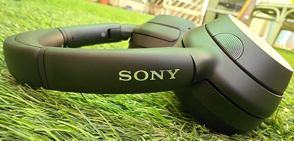 Sony ULT WEAR Review