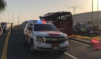 Dubai, bus si schianta contro cartello stradale: 17 vittime