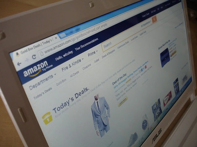 Amazon requests that staff members return to work three days a week.
