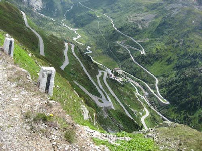 21 amazing mountain roads Seen On www.coolpicturegallery.net