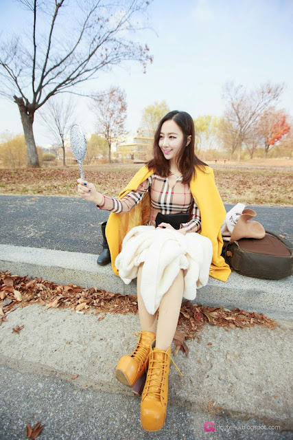 2 Shin Hae Ri outdoor - very cute asian girl-girlcute4u.blogspot.com