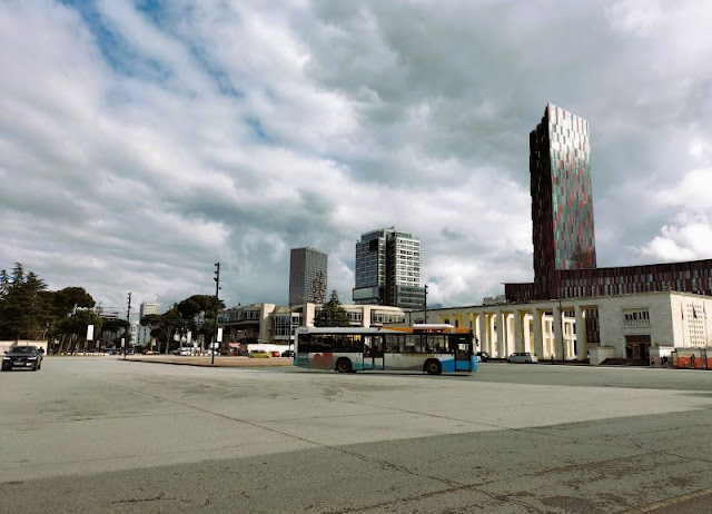 Piazza Madre Teresa Tirana